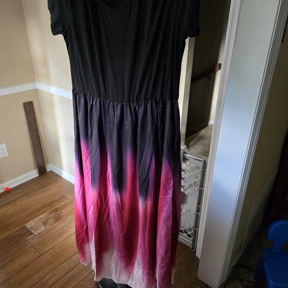 Maxi - Picture 3 of 3
